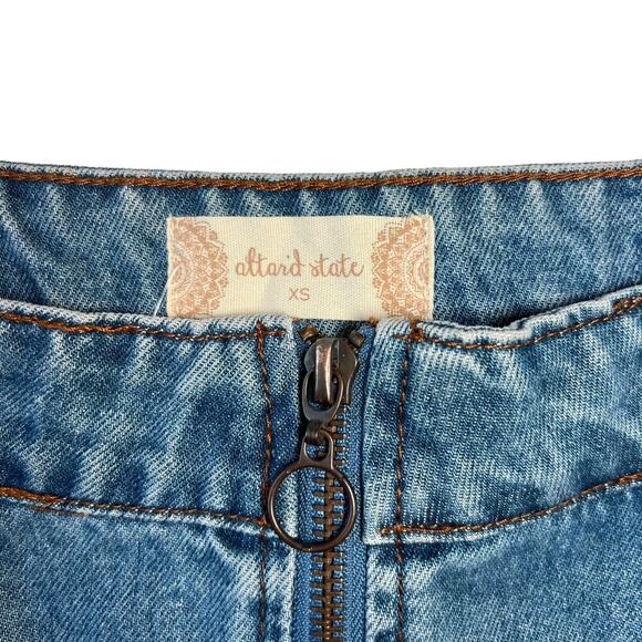Alter'd State Women's Front Zipper Closure Medium Wash Jean Mini Skirt Size XS - Picture 3 of 6